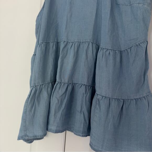 Torrid 100% Tencel Halter Neck Tiered Sleeveless Top in
Light Wash Lyocell Tank - Picture 3 of 13